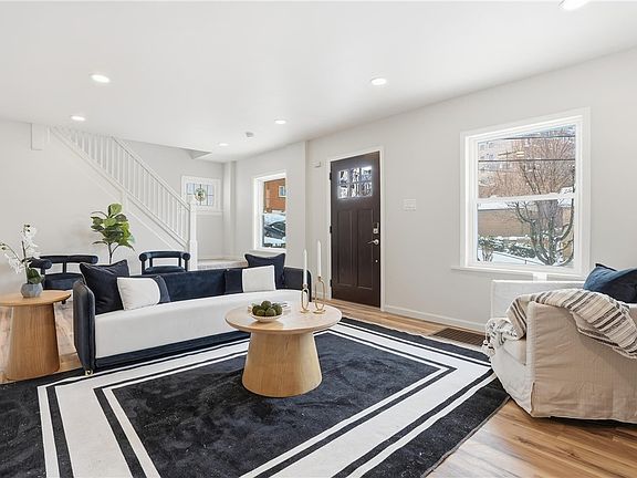 3rd image of 469 Kenmont Ave