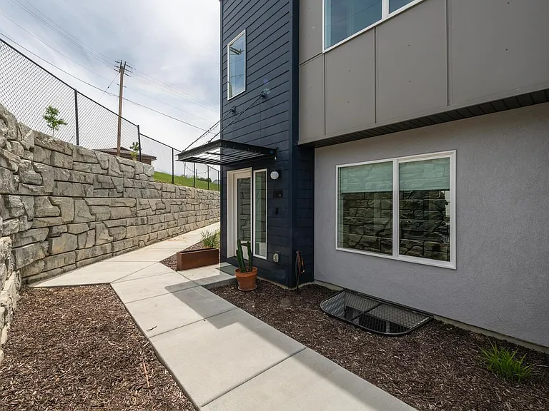 620 N Orchard Dr #9 — Photo 22