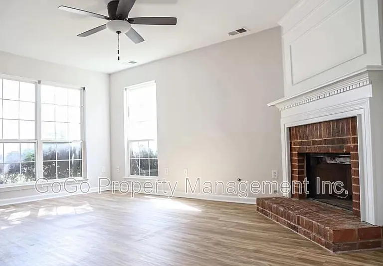 105 Fairview Lake Way — Photo 2