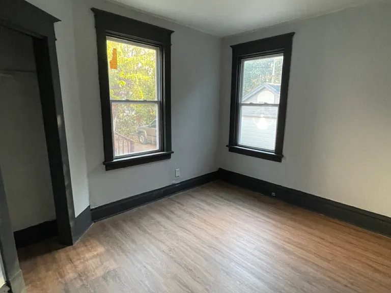 1209 N Main St — Photo 10