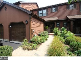 16 Danielle Ct, Lawrence Township, NJ 08648