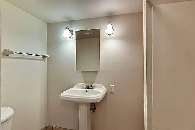 2267 S Lafayette St — Photo 16