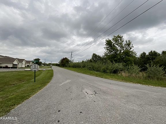 3rd image of Woodgate Dr