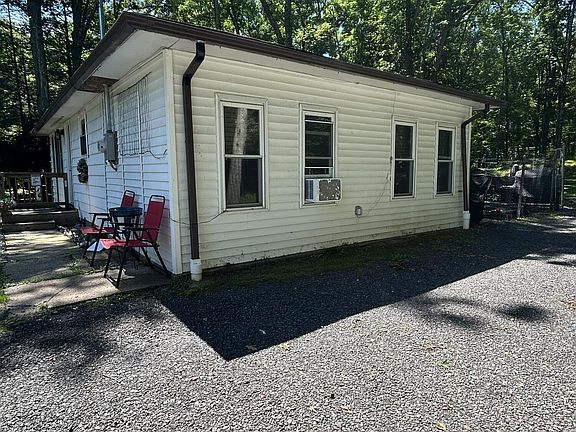 2nd image of 32 Hickory Hills Dr