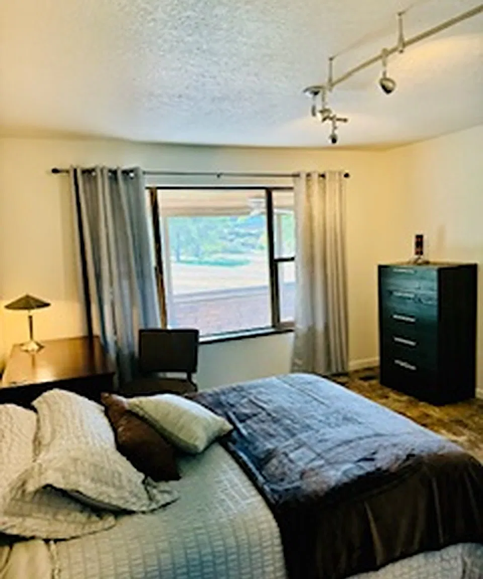 1305 NW Hilton Pl — Photo 1
