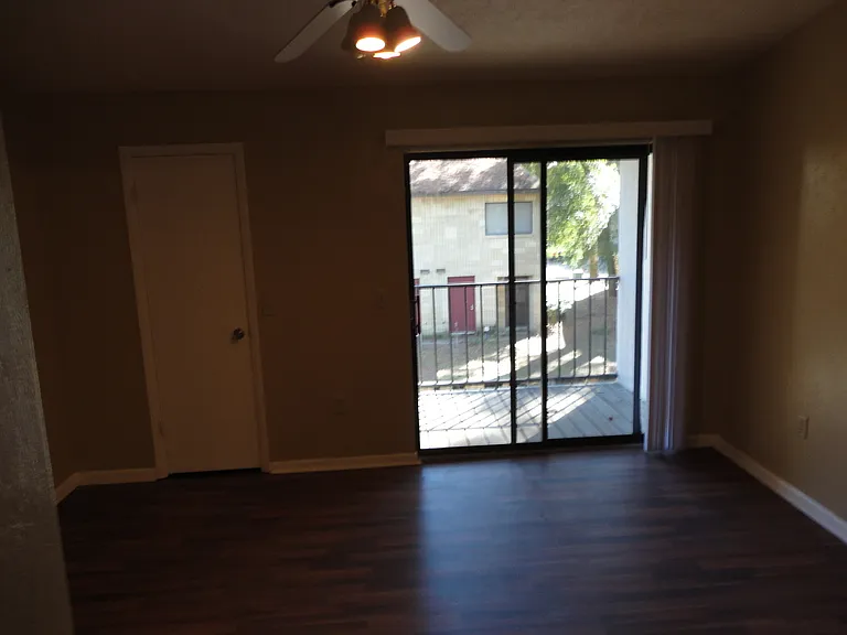 2147 SW 39th Way — Photo 3