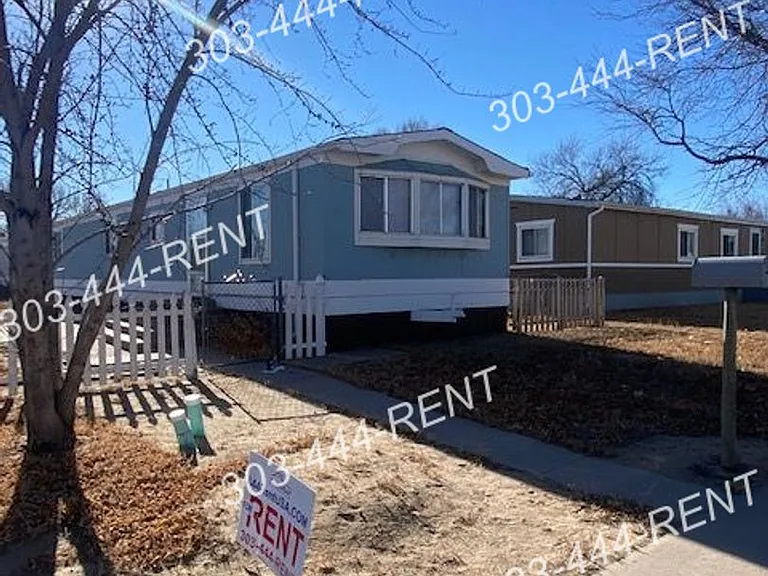 217 Balsam St — Photo 2