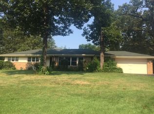 3 Lynn Dr, Hawthorn Woods, IL 60047