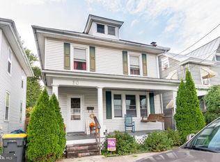 20 S Wayne St, Robesonia, PA 19551