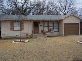 319 Coleman St, Waxahachie, TX 75165