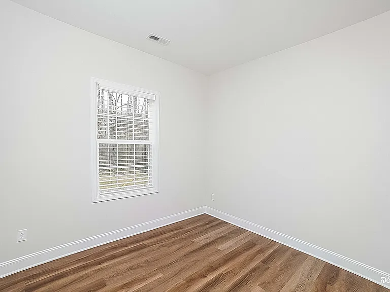 2048 Claxton Dr — Photo 8