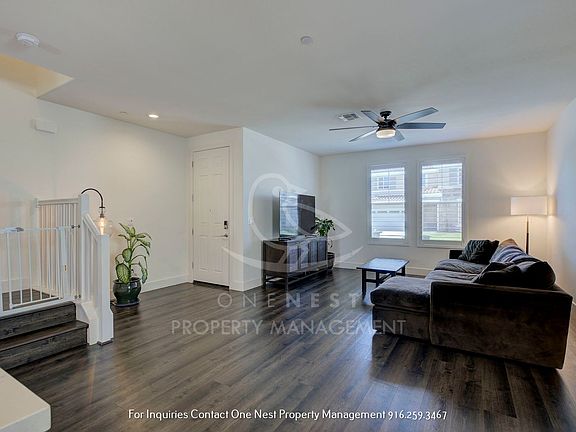 3rd image of 708 Lovejoy Ln