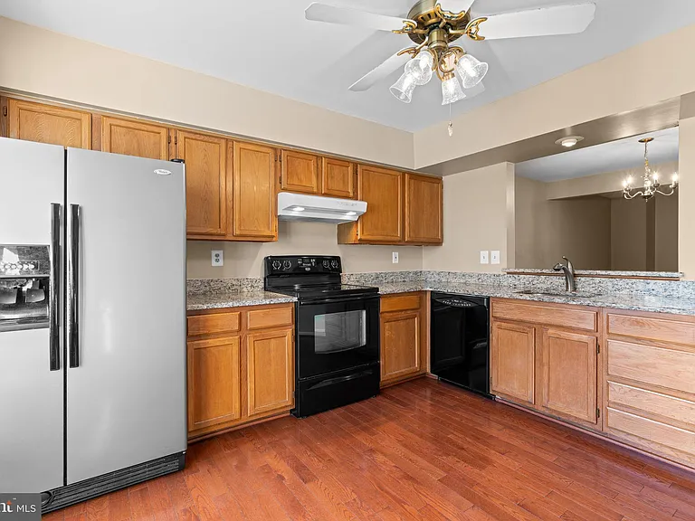 8871 Manahan Dr — Photo 8