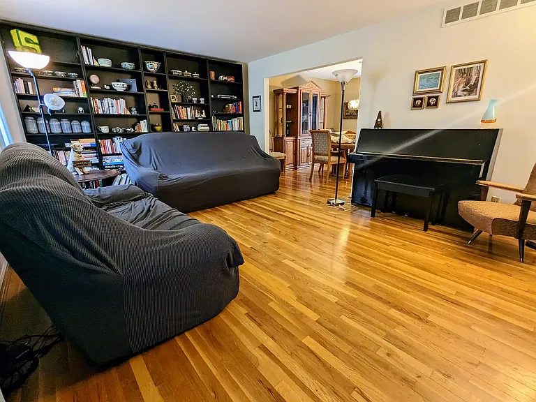 9949 Tollgate Ln — Photo 7
