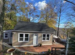 4 Melnick Pl, Lake Peekskill, NY 10537