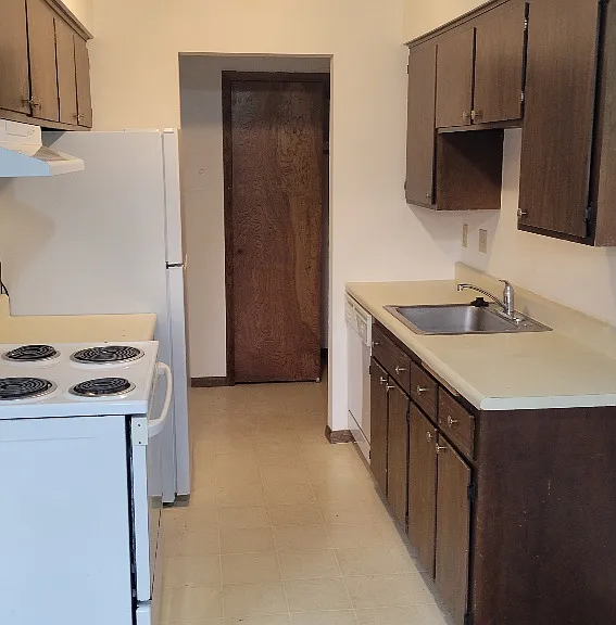 935 11th Ave S #8 — Photo 1