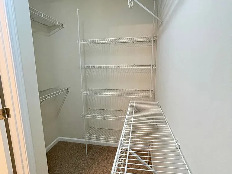 606 Ascott Way — Photo 35