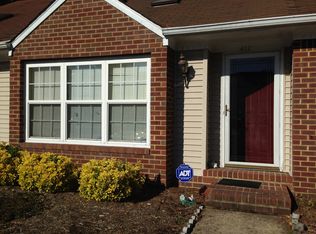 412 Woodview Ln, Hampton, VA 23666