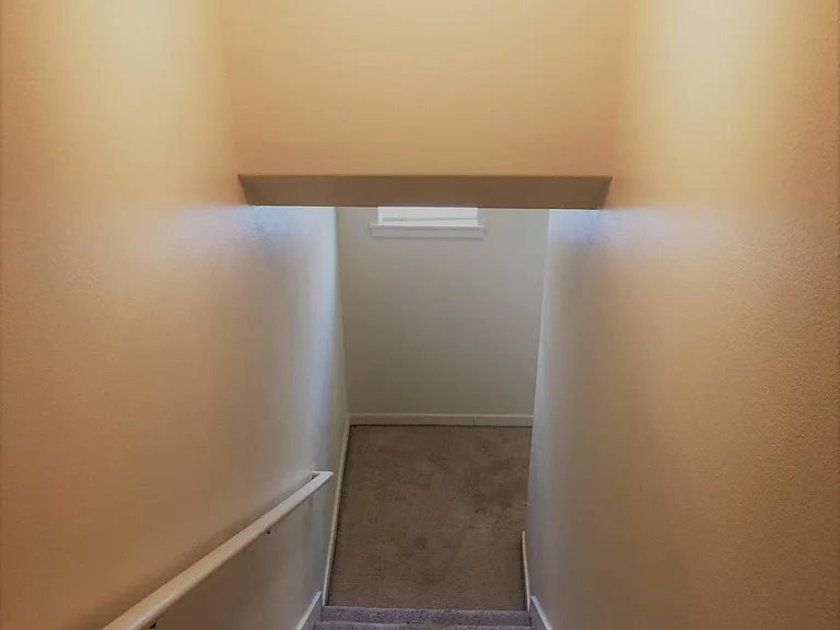 642 NW Garswood Ter — Photo 11