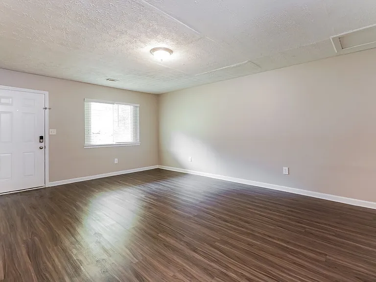 8373 Warren Dr — Photo 5