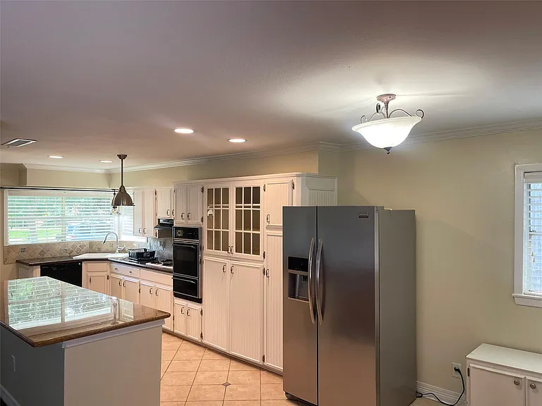 9602 Val Verde St — Photo 10