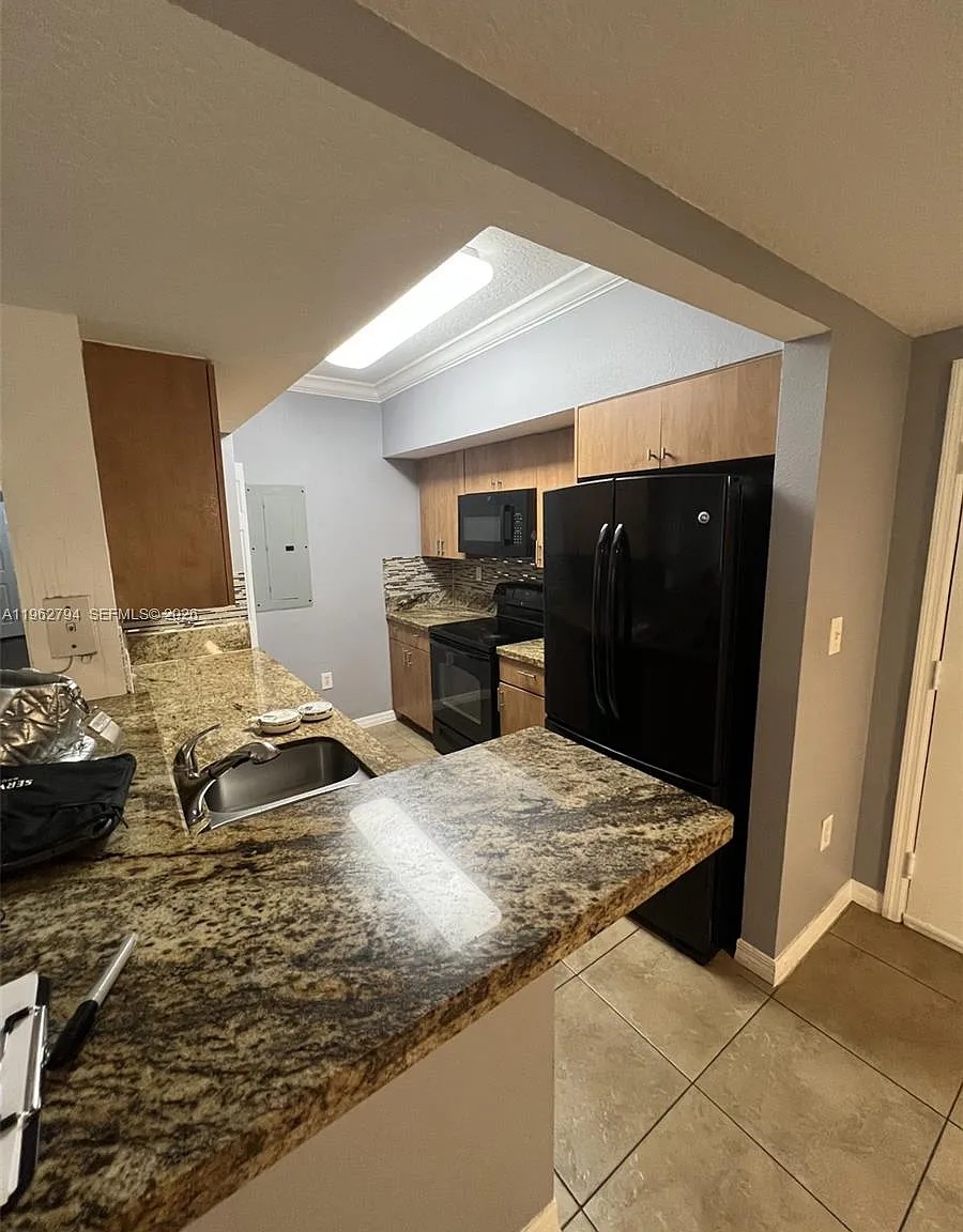 231 SW 116th Ave — Photo 2