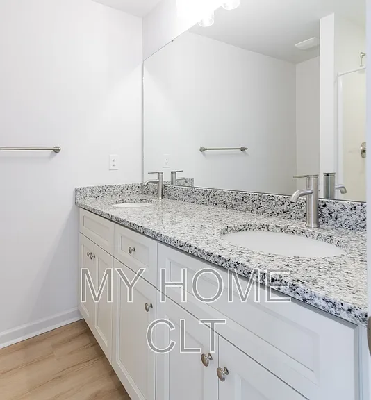 2719 Capitol Dr — Photo 16