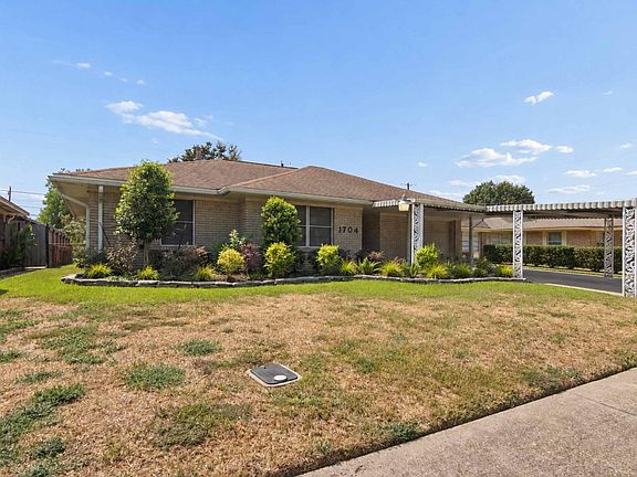 4th image of 1704 Brenda Ln