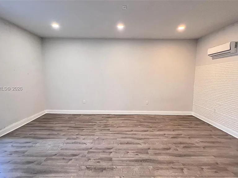 10911 SW 242nd St — Photo 12