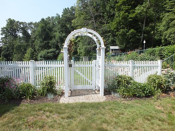 Beautiful Arbor