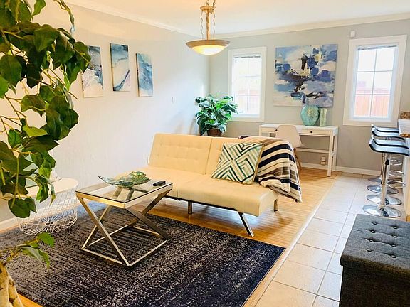 2nd image of 2081 Sheraton Dr #2