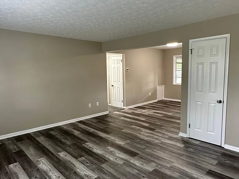 1555 Mayfair Blvd #2 — Photo 9