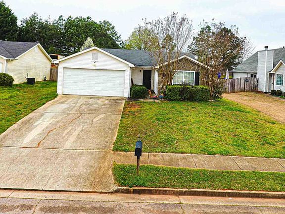 3rd image of 363 Autumn Lake Dr