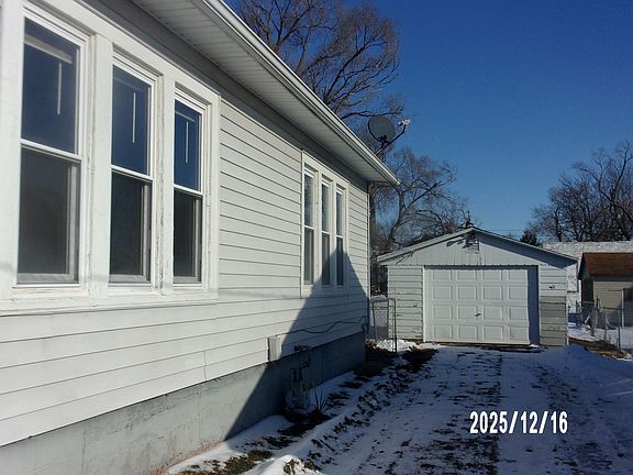 2nd image of 816 S 5th St