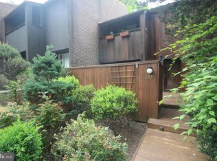 2035 Approach Ln, Reston, VA 20191