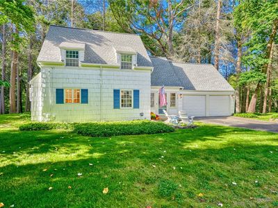 375 Oakridge Dr, Rochester, NY, 14617