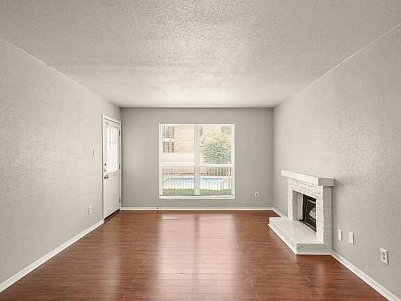 5th image of 2110 Wilcrest Dr APT 137