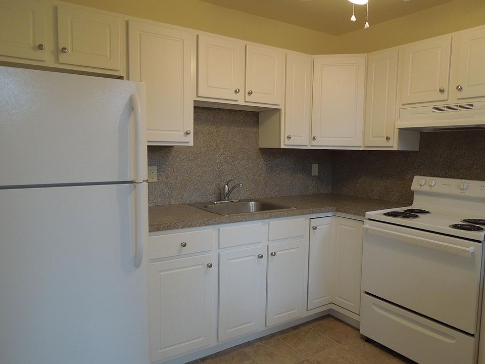 2nd image of 401 Seminary St APT 6