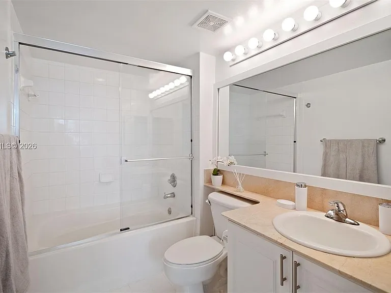 1155 Brickell Bay Dr #2203 — Photo 12