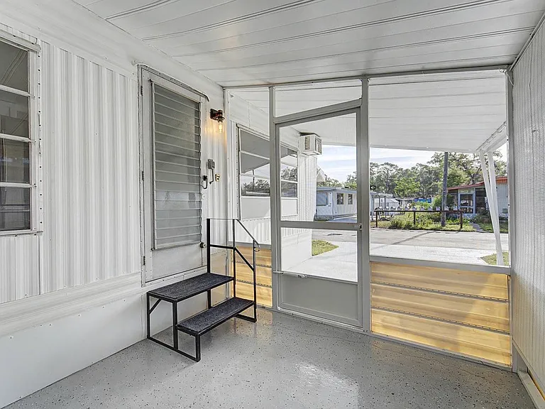 5053 Dunedin St — Photo 22