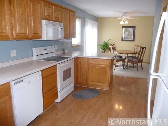 3rd image of 660 Laurel Dr