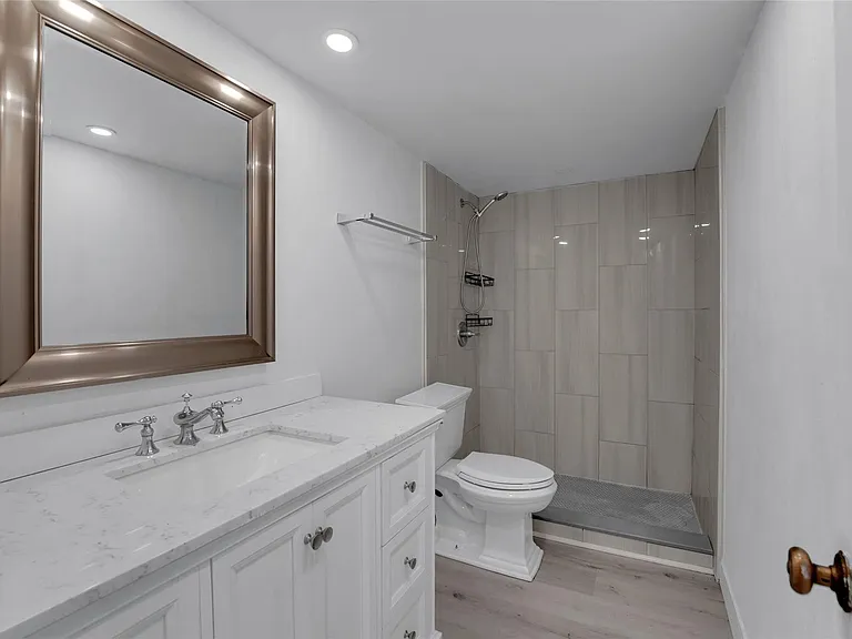 301 Croton Ave #302 — Photo 8