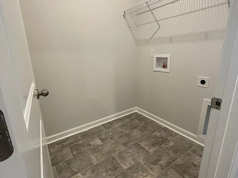 114 Olivia Cir — Photo 10