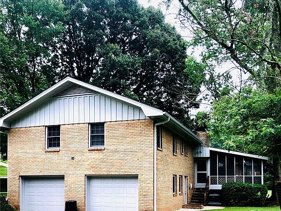 5th image of 660 Foxcroft Cir SE