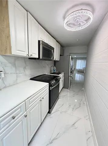 3 bed, 2.0 bath, $3,400 — Photo 3
