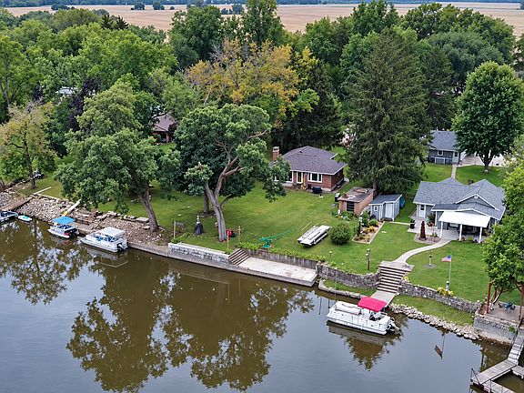 4th image of 2833 River Rd