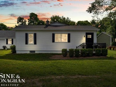 985 Fairledge St, Lake Orion, MI, 48362