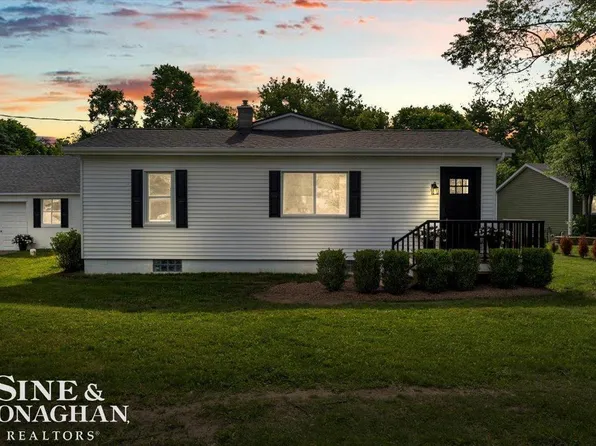 985 Fairledge St, Lake Orion, MI 48362