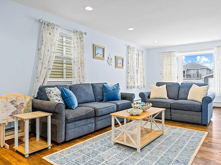 207 N Harvard Ave — Photo 18