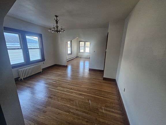 3rd image of 825 Union St APT 4